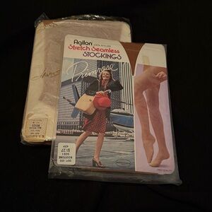 Vintage Stockings – 4 Pairs | Primrose & Hanes – Short/Medium